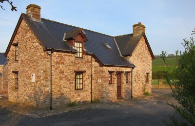Alexanderstone Cottage from driveway